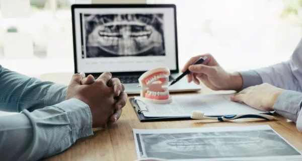 How much do dental implants cost in Santa Paula?